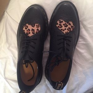 Dr Martens Joyce Heart shoe (black & leopard)